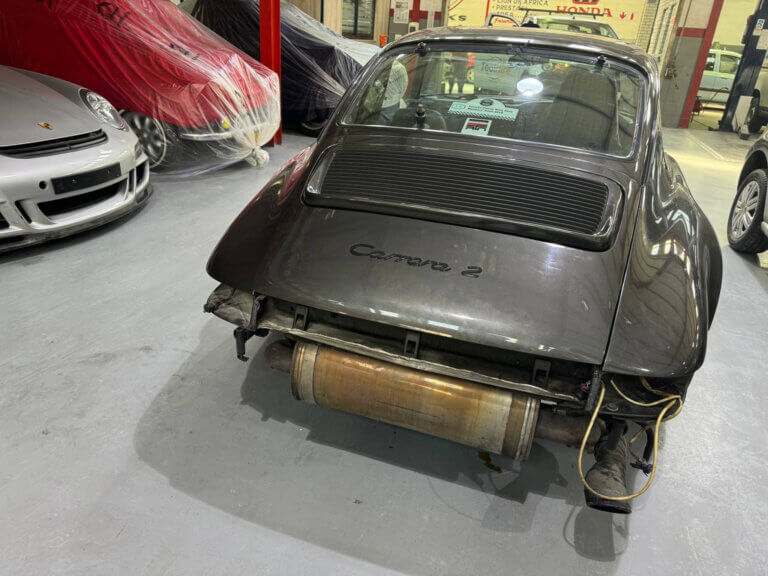 Classic car restoration Cape Town, Porsche 911 repair, rust removal, factory-finish respray. 5