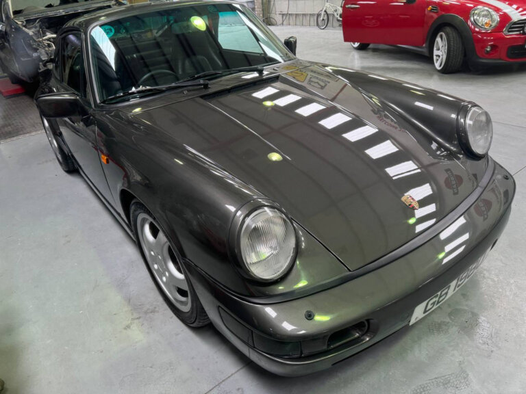 Classic car restoration Cape Town, Porsche 911 repair, rust removal, factory-finish respray. 9