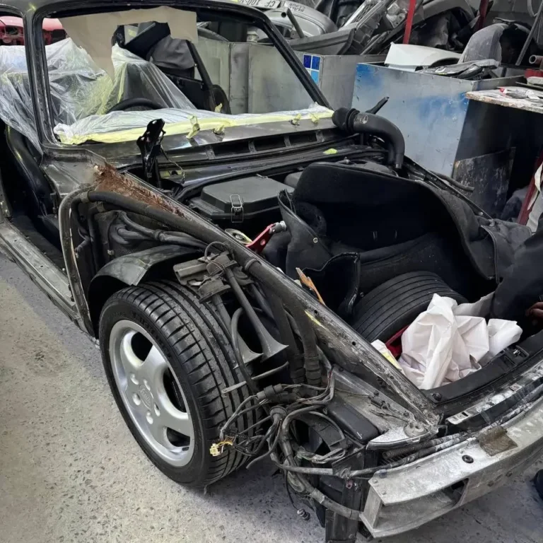 Classic car restoration Cape Town, Porsche 911 repair, rust removal, factory-finish respray. 2